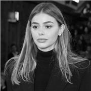 Sono disponibile per lezioni private di inglese, francese e aiuto compiti per bambini/ragazzi della scuola elementare e media